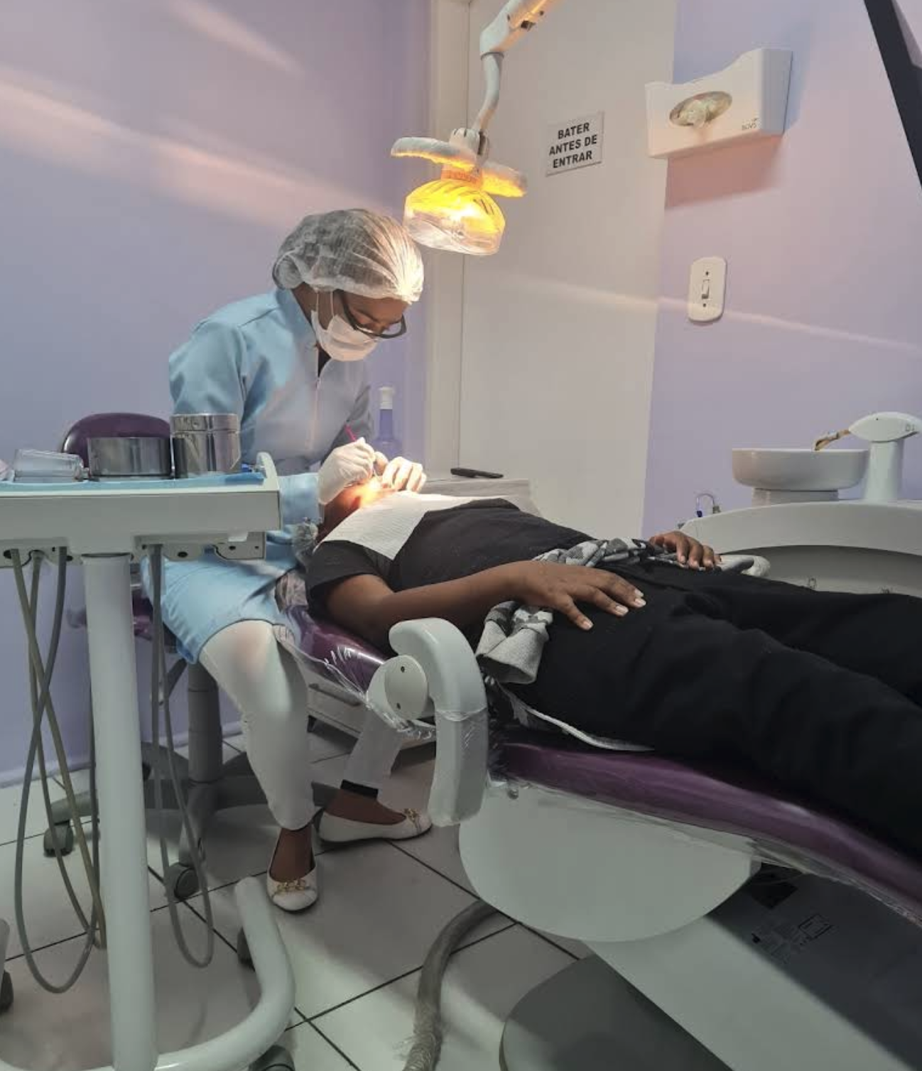Consultório odontológico em uso